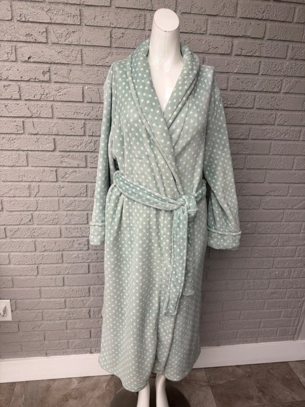 Oscar dela Renta Women’s Polka Dot Robe Size L /XL - Picture 2 of 10